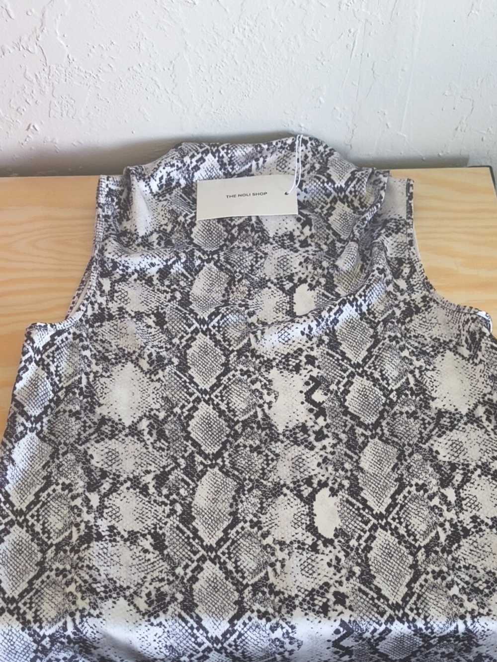 The Noli Shop Snake Print Sleeveless Mock Neck Top — Black & White